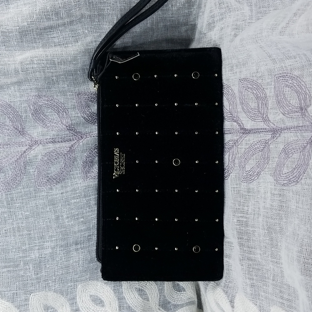 VICTORIAS SECRET BLACK VELVET WRIST WALLET GOLD LOGO(NEW)